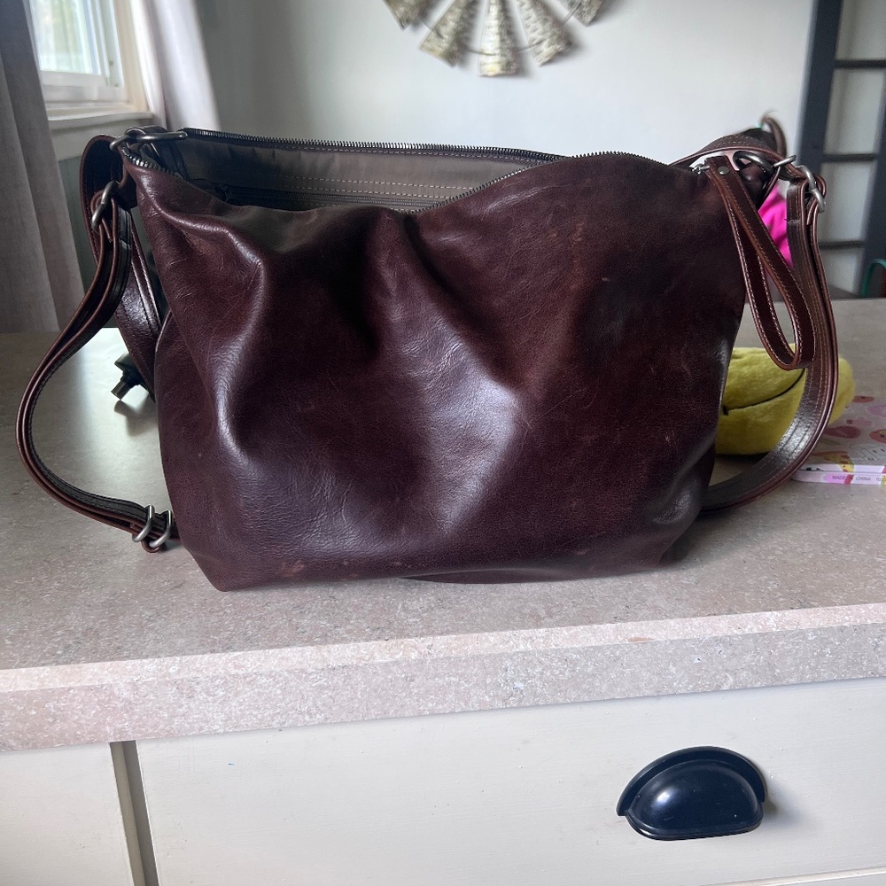 Women's Dark Brown Leather Shoulder Bag - Classic Comfortable Carry med duffle